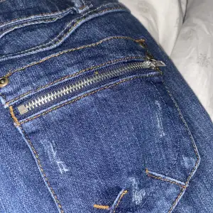 Mörblå super Low waist bootcut jeans stocholmsstil💙