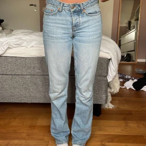 Midwaist jeans - Jag säljer mina jättefina och bekväma midwaist jeans från lager 157 då dom är för små i midjan🤍