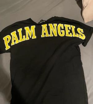 Palm angels t-shirt - Palm angels t-shirt i storlek M