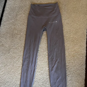 Mercy tights Relode - Lila tights från relode, extremt sköna och fina!