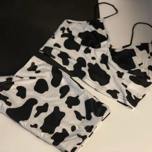 🐄 cow  - Never worn 