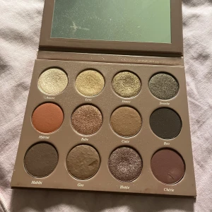 150 - Ögonskugga från caia 100