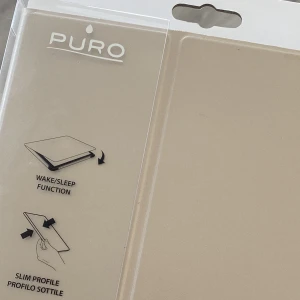 Ipad skal - Ett beiget skal för Ipad Air 2. I obruten förpackning. Har bara ett litet märke på framsidan. 