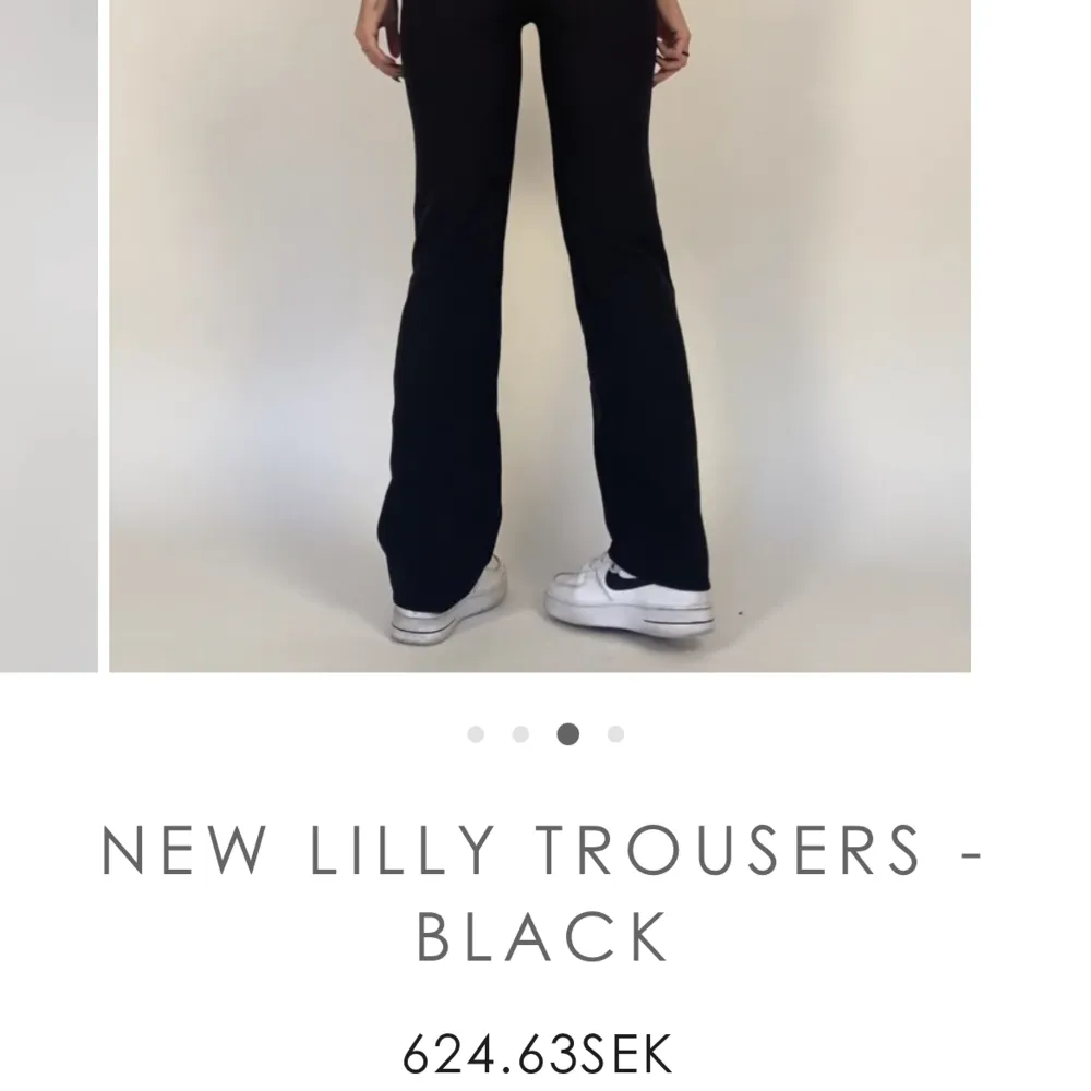 Säljer kostymbyxor från Venderbys. Tyvärr för små för mig. NYSKICK ❤️‍🔥 kostar egentligen 625kr. Jeans & Byxor.