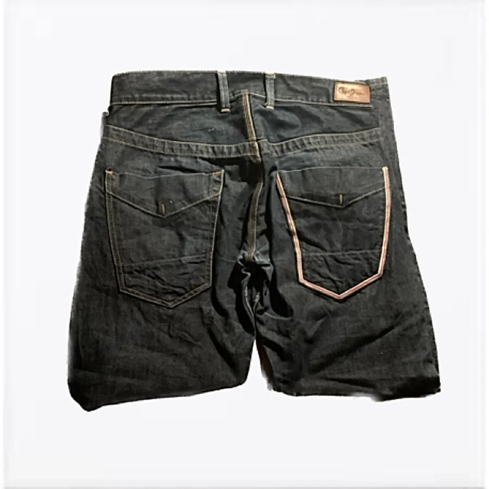 Snygga pepe jeans!🌟 Skick 8/10🌟 Dm:a för fler bilder!🌟 Sitter toppen med bälte!😋. Jeans & Byxor.