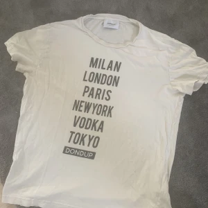 Dondup T-shirt  - Ball t-shirt från dondup i skönt material 