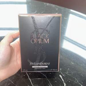 Ysl ’Black Opium’ parfym, knappt använd!! 90 ml 