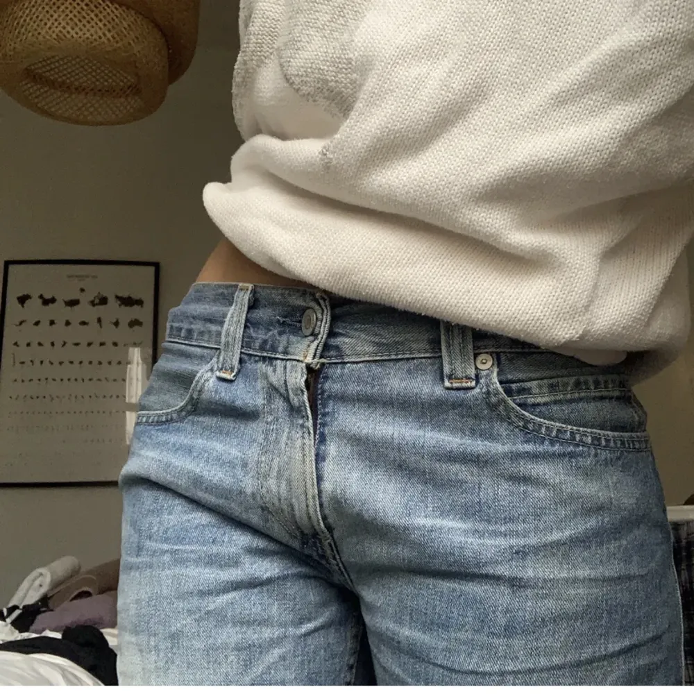 Levis jeans som är raka och lågmidjade,  . Jeans & Byxor.