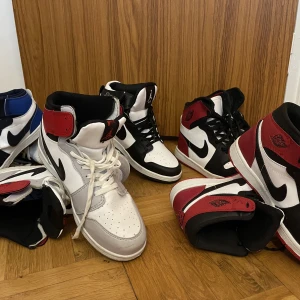 Skor  - Air Jordans (ej äkta) Skick: Nästan som nytt & nytt Storlek : 38 , 43 , 44  