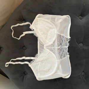 Vit topp - Aldrig använd