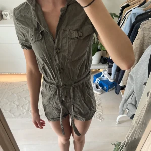 Grön dress - Grön dress från HM. Fint skick! Storlek xxs. 