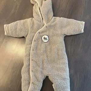 Teddy overall  - Mysig Teddy overall, storlek 50. Bra skick💕