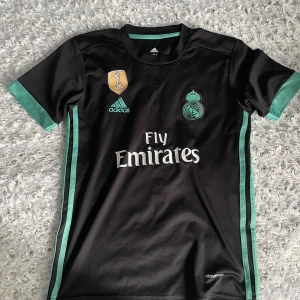 Real Madrid Ronaldo  - Barn storlek men passar även xs och s för herr