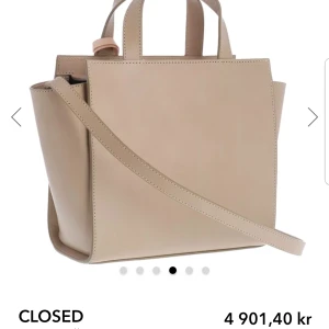 Closed väska - Hej jag har nuligen fåt veta att jag har hjärt problem och på grund av dålig ekonomi säljer jag min märkes väska som är som ny för 1500 kr vi  kan komma överens om priset vid intresse av köp