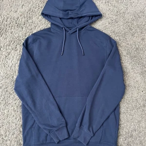 Dressmann Hoodie - Hoodie från Dressmann som jag i princip aldrig har använt. Storlek M och i toppskick
