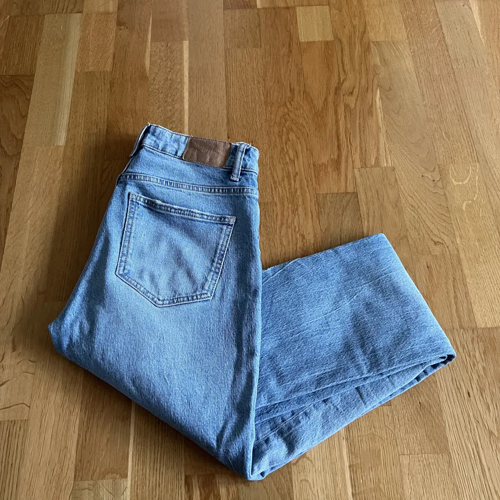 storlek 36, S  Använda 2 gånger  Bra skick, som nya . Jeans & Byxor.