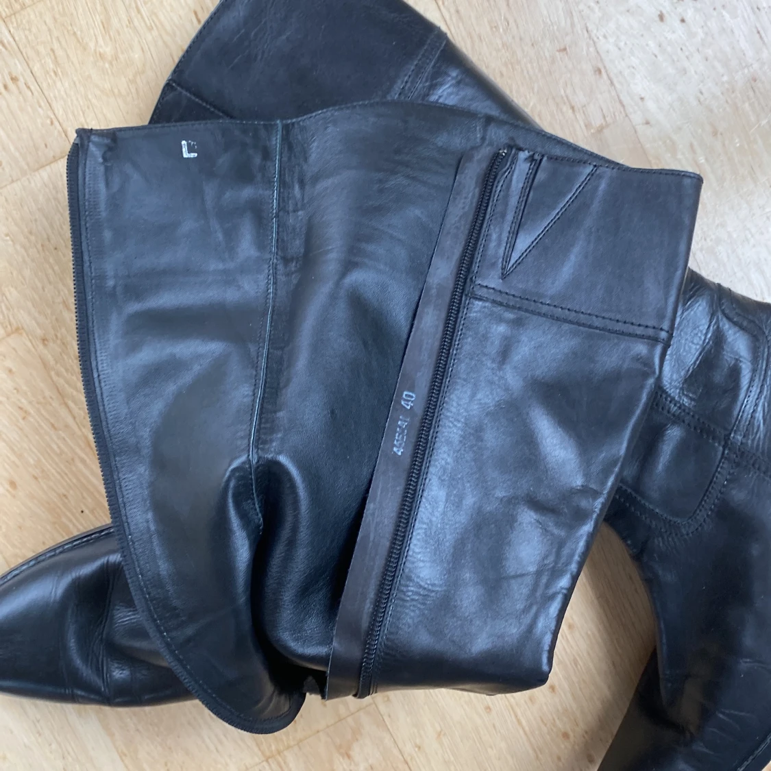 Läderstövlar storlek 40 - 90