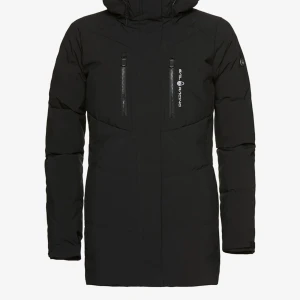 Jacka  - Ja säljer nu denna varma och fina jackan köpt för 3,700 säljer för 2200