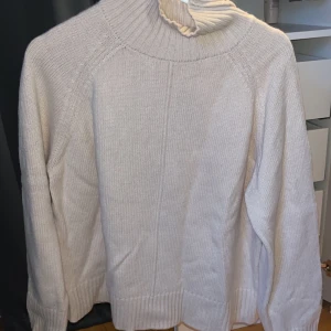 Stickad tröja - Ej nopprig