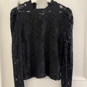 Spets topp  - Bra skick!