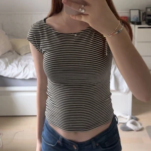 Randig tröja - Säljer denna tröja från Lindex. Aldrig använd 🫶🏻