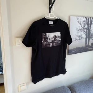 Limitato t-shirt  - Använd i ca 3 år men inga skador alls. Storlek M men passar S