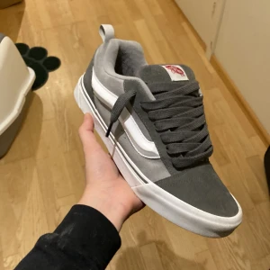 Knu school vans - Nästan nya dem är nyligen köpta och dem är ekta