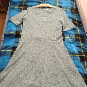 Rosemunde  - Spetsklännng Rosemunde  