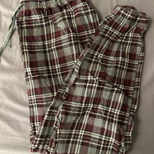 Pyjamasbyxor från Cubus, säljes då dom är för korta för mig. 