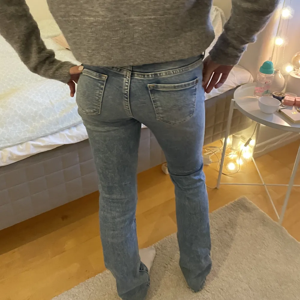 Jeans från Pepe Jeans i modellen piccadilly, bootcut. Tidigare köpta på plick och är i jättebra skick! 💗. Jeans & Byxor.