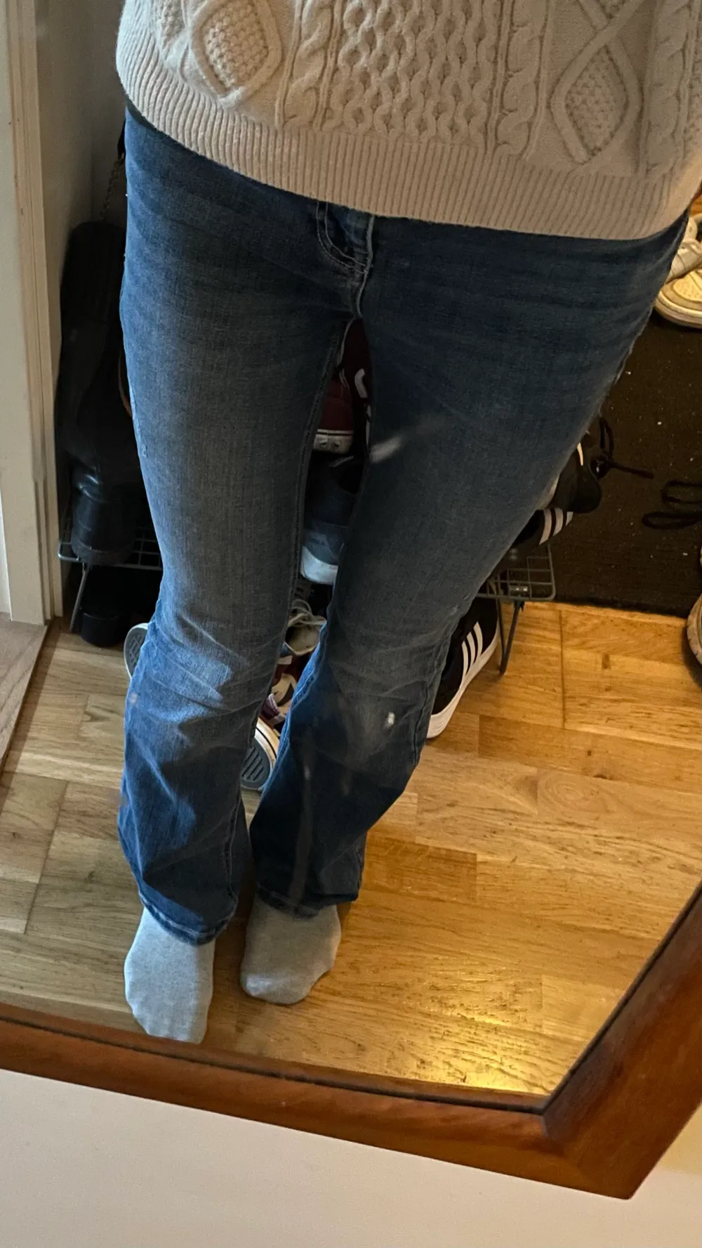 Bootcut jeans, mid/low waist i fint skick 🥰. Jeans & Byxor.