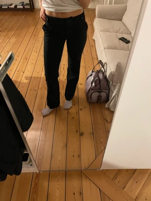 Kostymbyxor - Kostymbyxor från Massimo Dutti. 