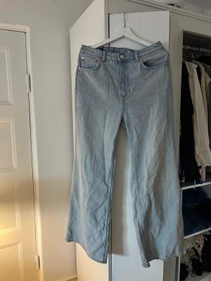 Helt nya jeans i modellen Ace från weekday! Stl 30/32