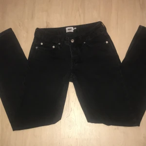 Lager157 jeans - Lågmidjade raka jeans, knappt använda   Lager 157 Icon Original pris 400kr