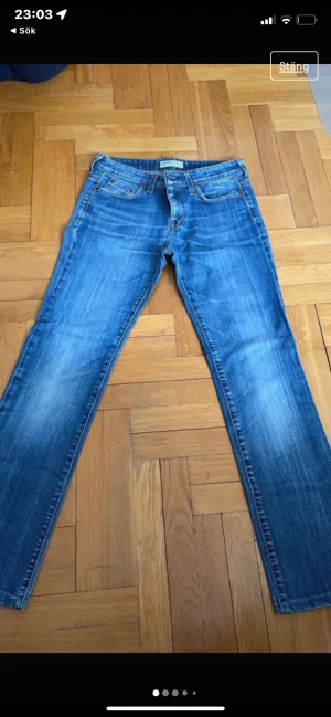 Lee jeans - Fina lee jeans som tyvärr va för små för mig, strl 28w 32l