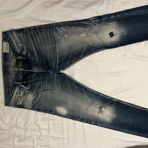 Diesel Jeans - Sällsynta Diesel jeans.  Nypris: 3900kr  Inköpta på NK i Stockholm. 