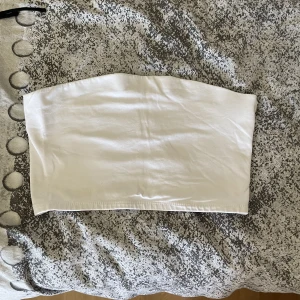 Topp - Tub topp med en kant som gör att den sitter bra uppe