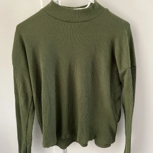 Tunn stickad tröja - En skön stickad tröja från H&M💚