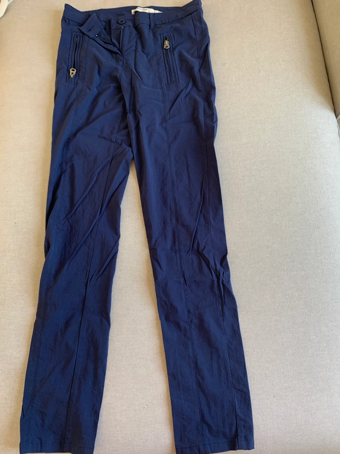 Mörkblå byxor  - 90