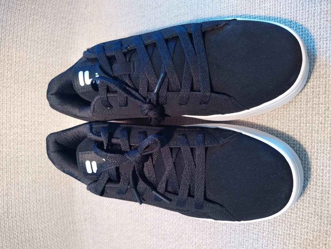 Helt nya Fila Dam sneakers 41  - 90