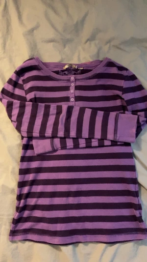 Lila topp - Köp nu😈😈🙏🙏🔥🔥🔥‼️‼️🐺🐺🐺💯💯💯