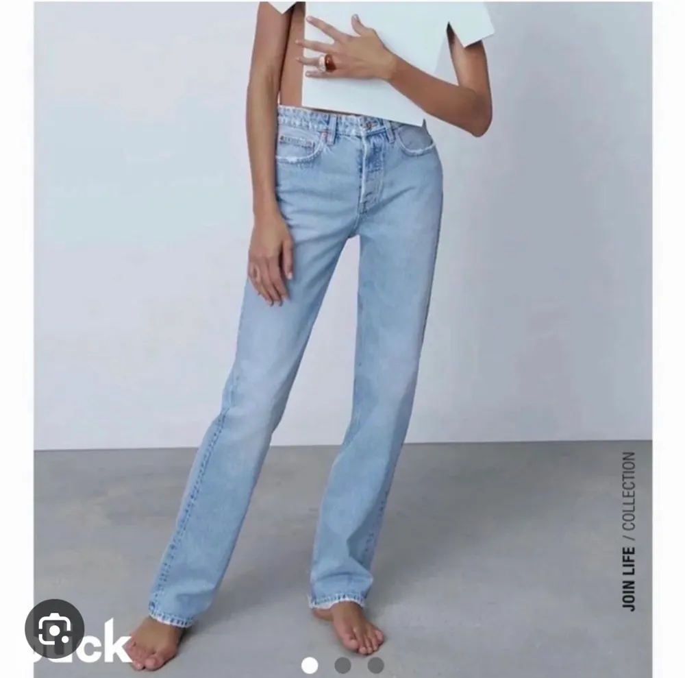 Superfina Ljusblåa jeans från zara. Straight fit. Storlek 36, långa!!💕💕. Jeans & Byxor.