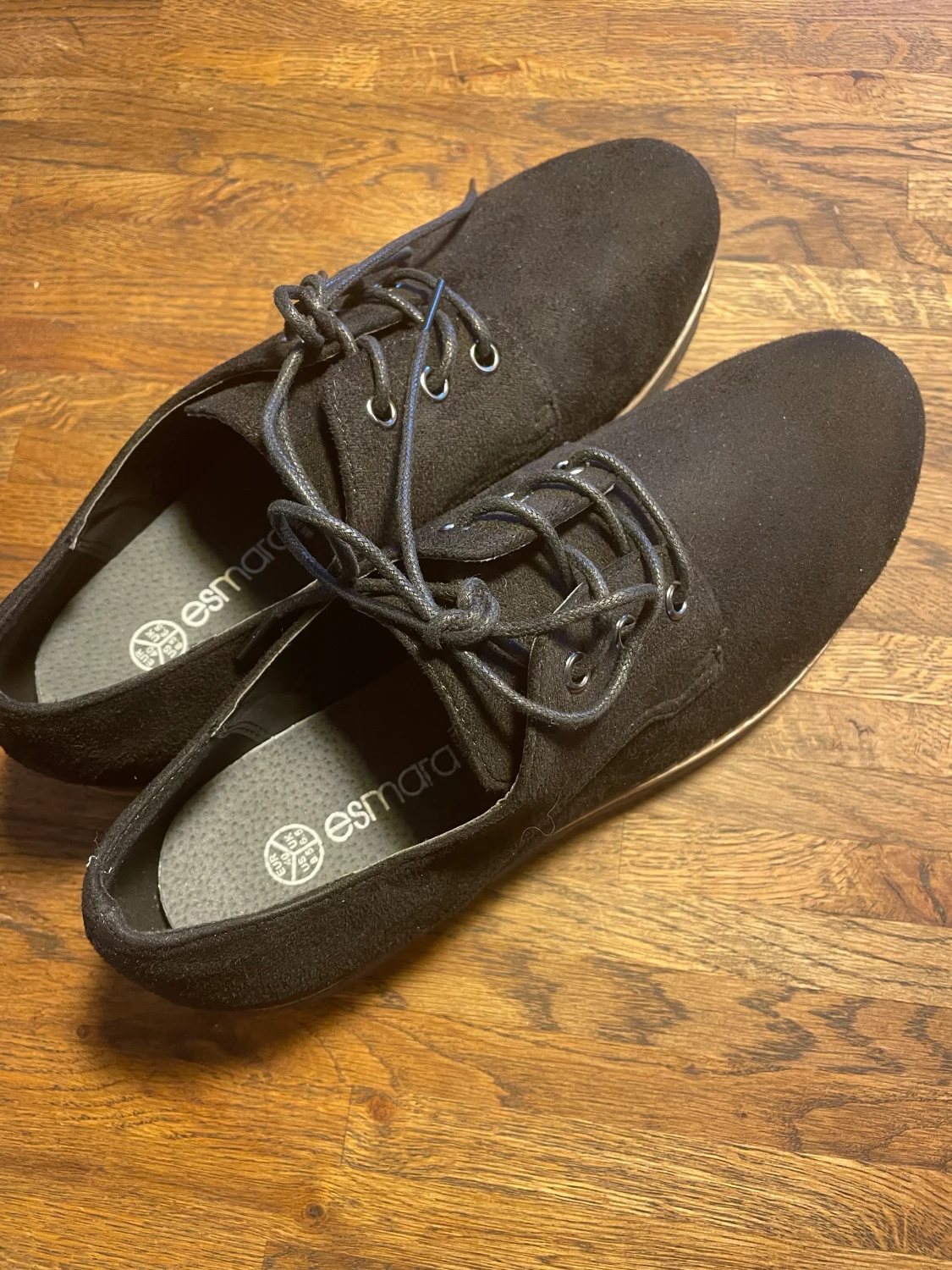 Svarta skor, nya - 90