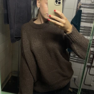 Stickad tröja - Brun stickad tröja från Lager 157! 