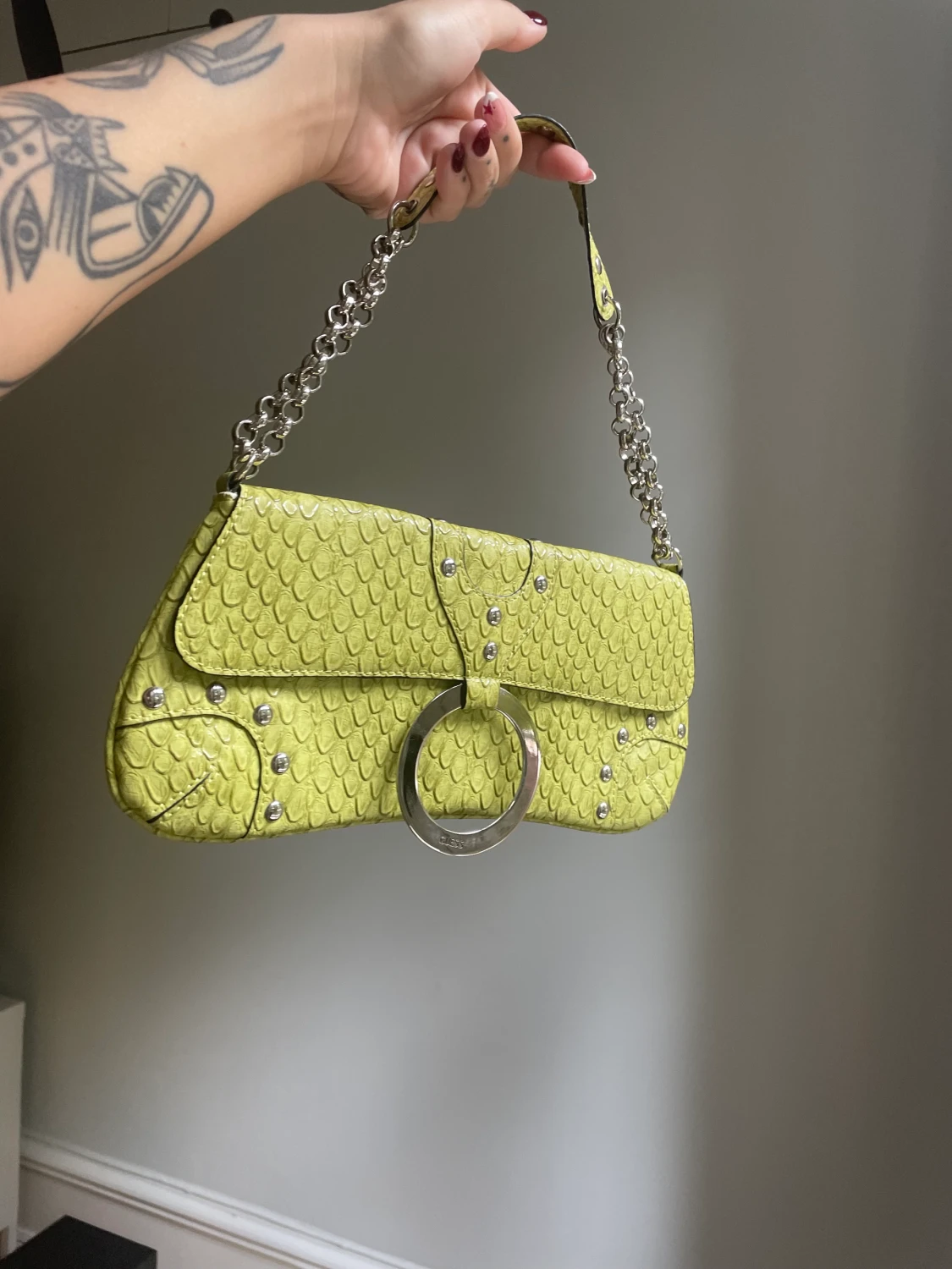 Liten grön handväska