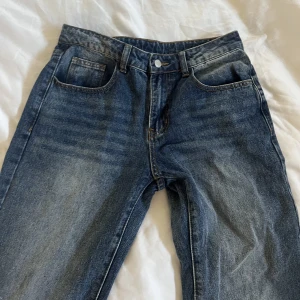 Jeans storlek S - Säljer dess då dom är för små för mig. Storlek S 🪐🫶🏽