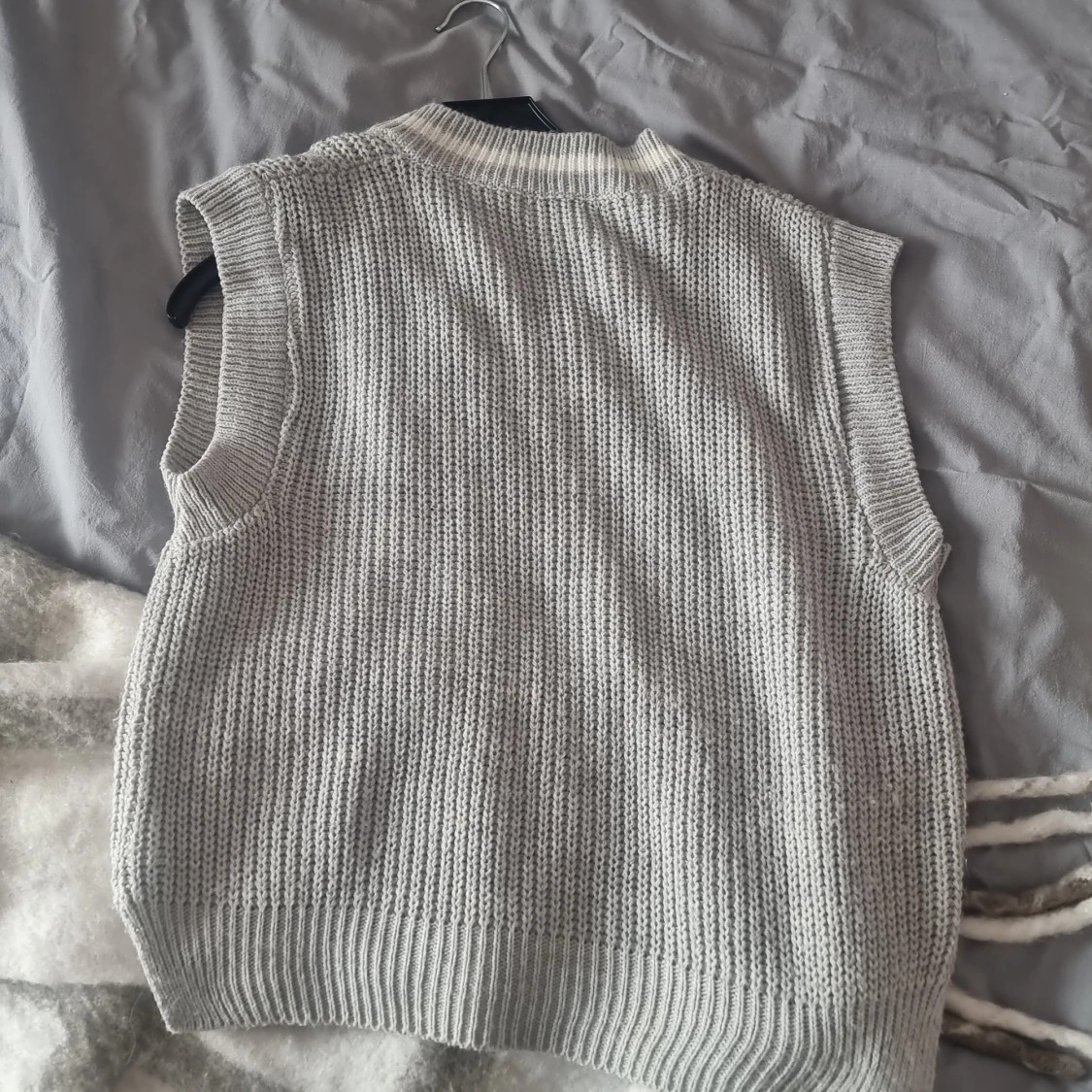 Grå stickad väst💞 - 90