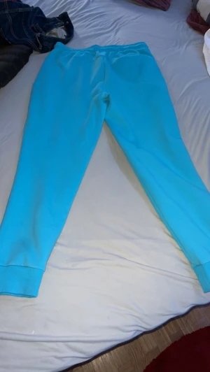 Boss dress - Väldigt unik färg på en dress från Hugo boss passar storlek L