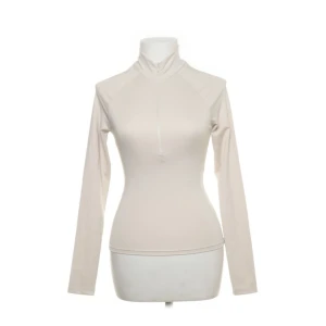 Beige Träningströja - Xs men skulle säga att den passar xxs då den är väldigt tight✨
