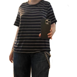 randig T-shirt  - grunge randig oversized T-shirt av stretchigt material